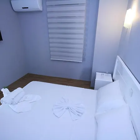 Adrian Hotel